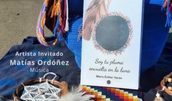 PRESENTACIN DEL LIBRO SOY TU PLUMA ENVUELTA EN LA LUNA DE MARA ESTHER VERN